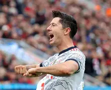 莱万多夫斯基关键节点势不可挡，勇士带队取胜！